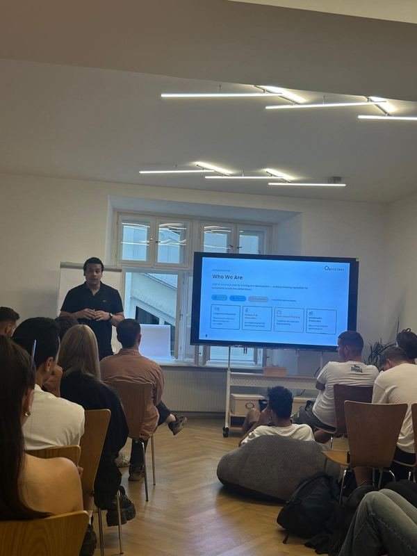 Слајд „Ко смо ми“ на коме се представља ACCELERAS